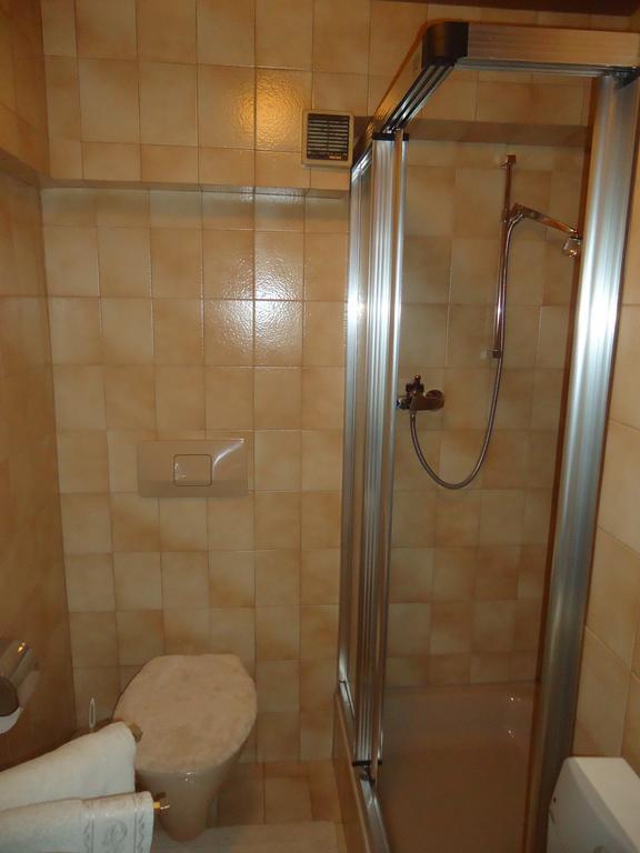 Rosi Tamegger Hotell Kössen Rum bild